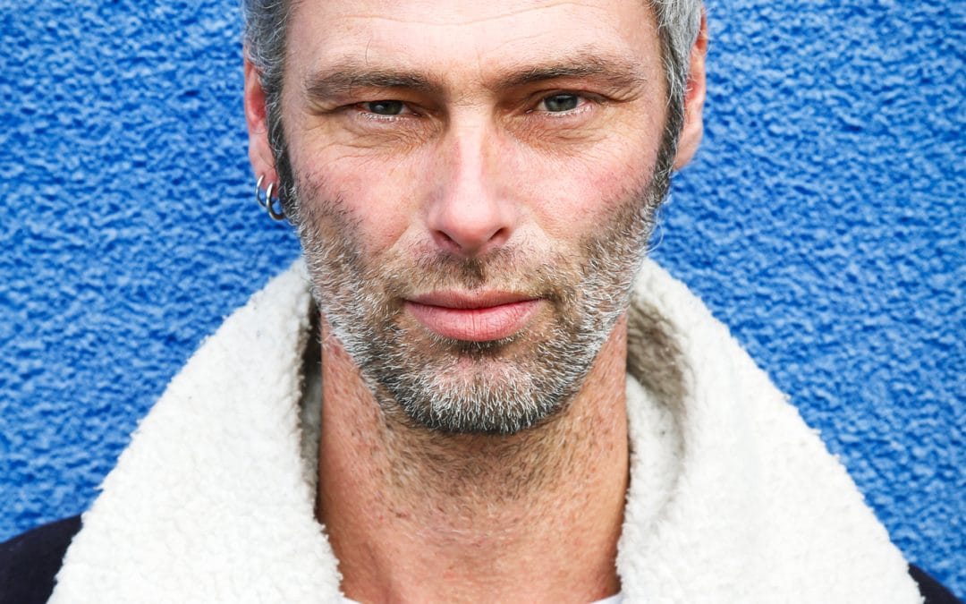 Portrait de Heol artiste-peintre par Steve Lauper